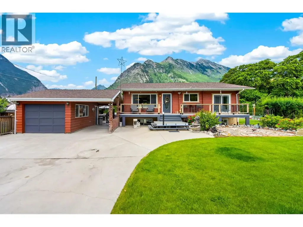 1477 Main Street, Lillooet